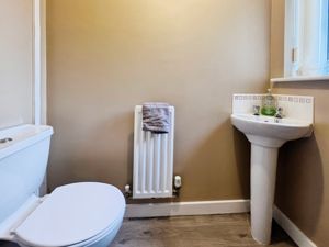 Guest wc- click for photo gallery